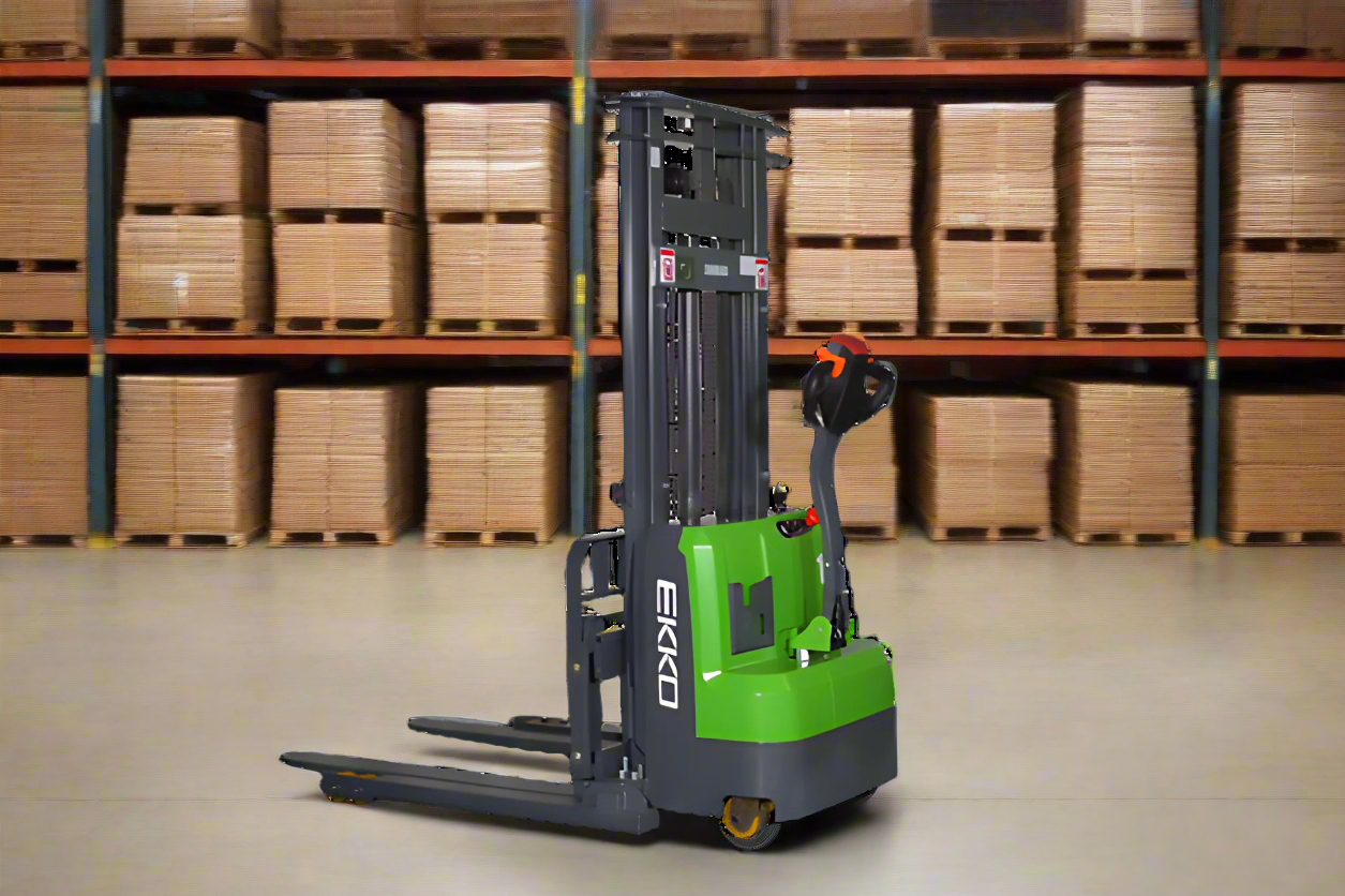 Efficient electric stacker for optimizing material handling in warehouses