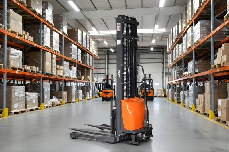 G33EA Semi-Electric Straddle Stacker Lithium
