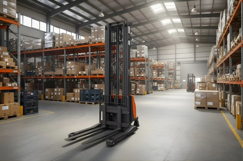 G33EA Semi-Electric Straddle Stacker Lithium