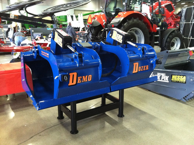 Demo-Dozer grapple bucket on display
