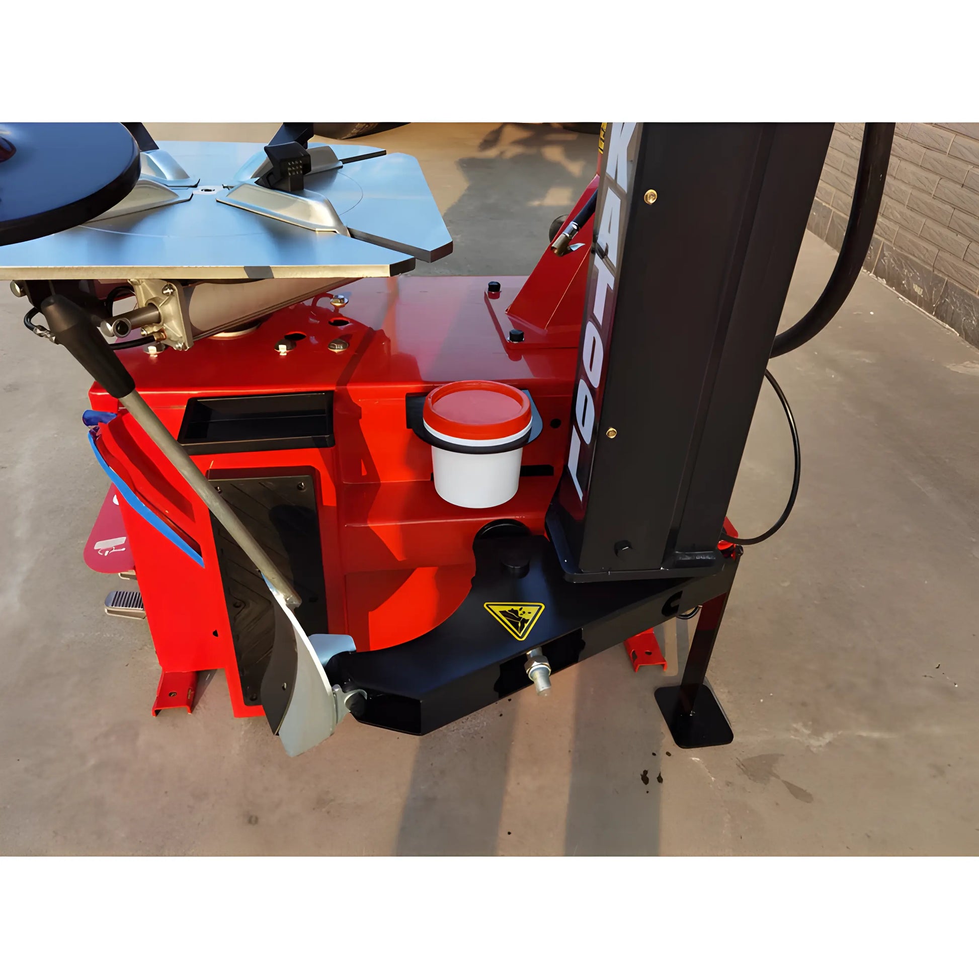 Katool Tire Changer Wheel Clamp designed for easy wheel mounting and precise adjustment
